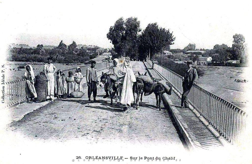 243- Orleanville - Sur le pont du Cheliff.jpg